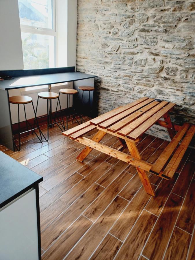 Voyage Hostel - Rooms With Shared Kitchen Дъглас Екстериор снимка