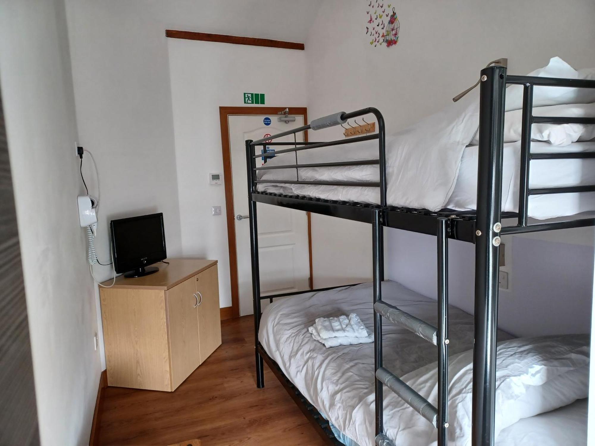 Voyage Hostel - Rooms With Shared Kitchen Дъглас Екстериор снимка